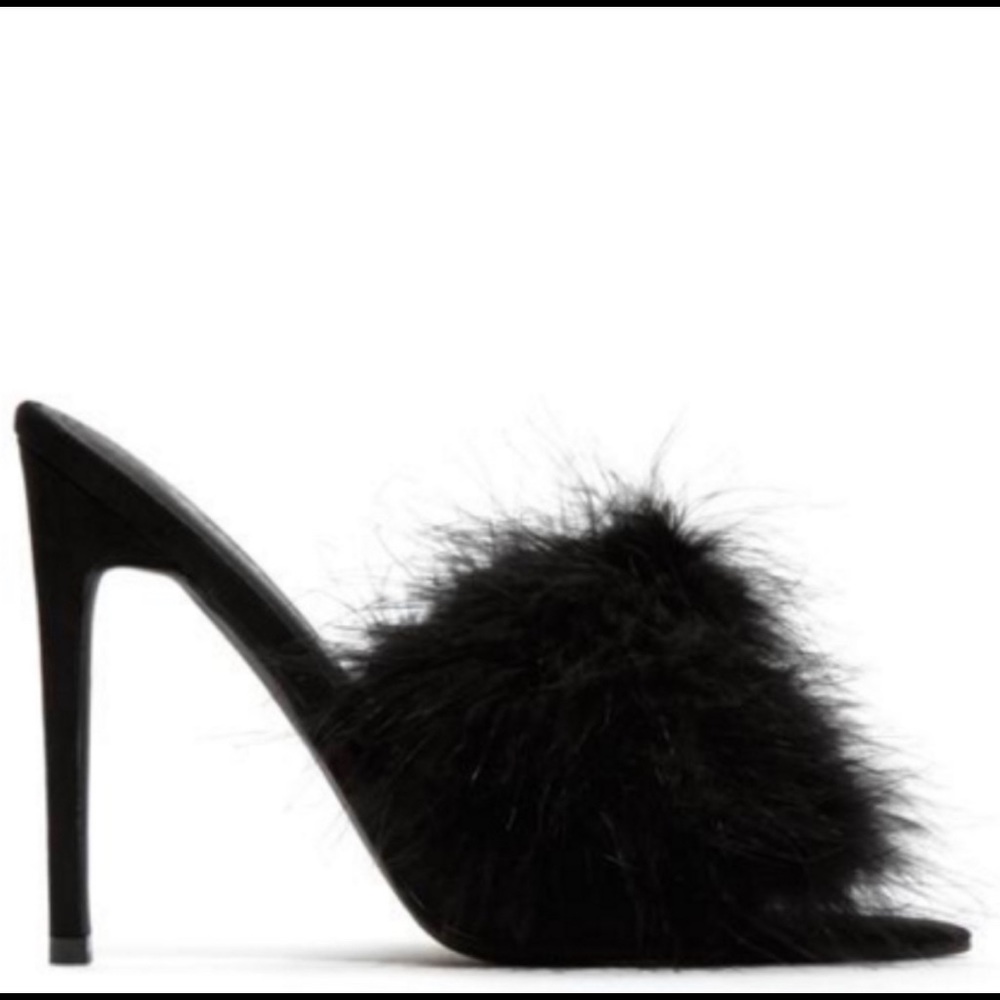 Black fur sandals